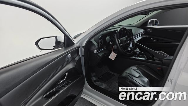 Hyundai AVANTE 2022 — photo 11