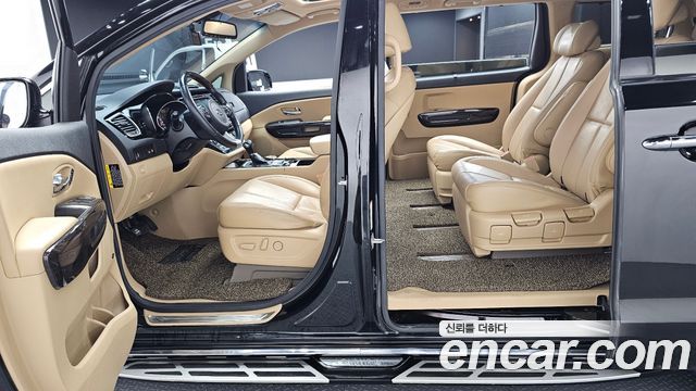 Kia Canival 2016 — photo 10