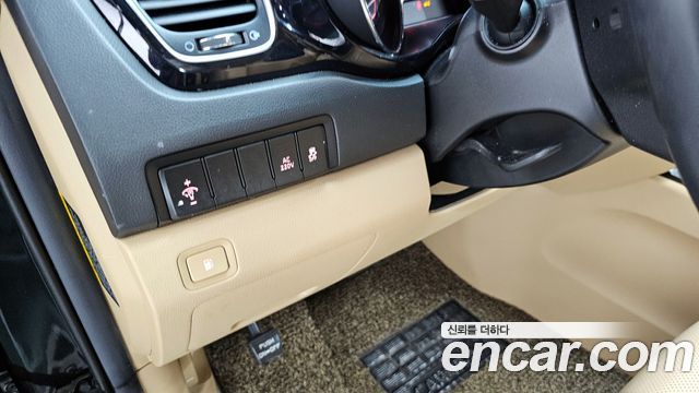Kia Canival 2016 — photo 12