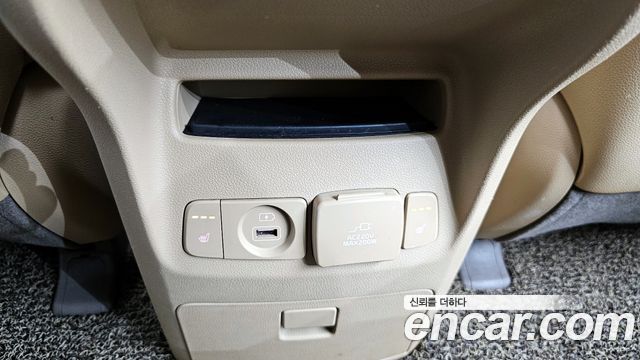 Kia Canival 2016 — photo 19