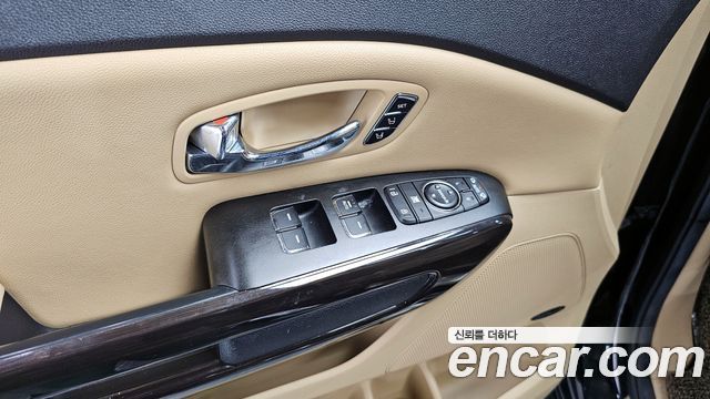 Kia Canival 2016 — photo 20