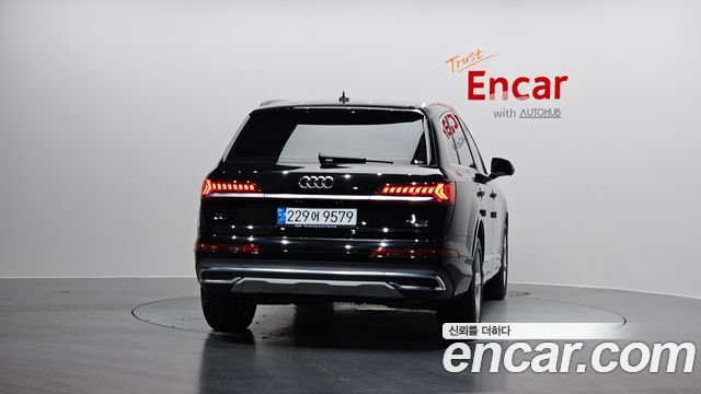 Audi Q7 2022 — photo 4