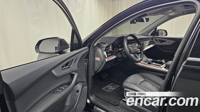 Audi Q7 2022 — photo 10