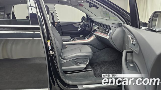 Audi Q7 2022 — photo 11