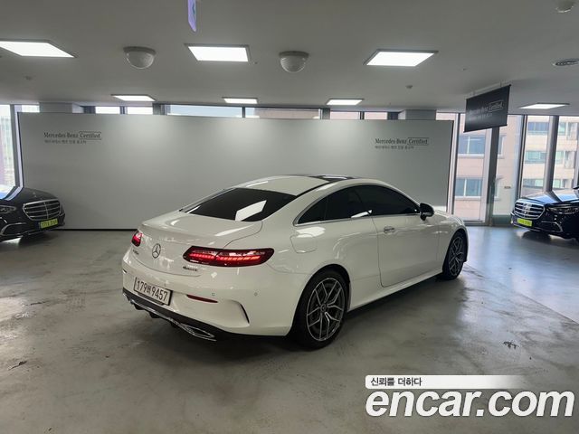 Mercedes-Benz E-Class 2023 — photo 2