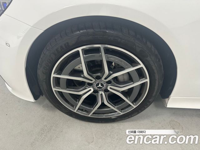 Mercedes-Benz E-Class 2023 — photo 5