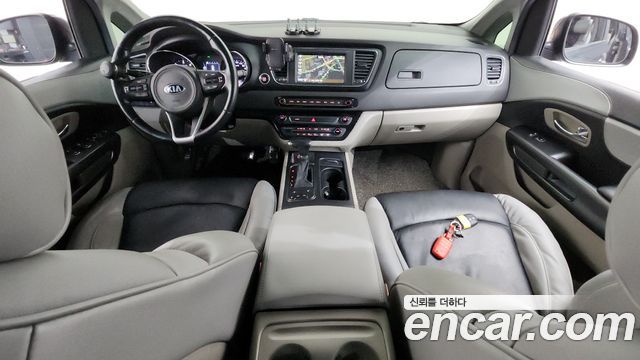 Kia Canival 2017 — photo 7