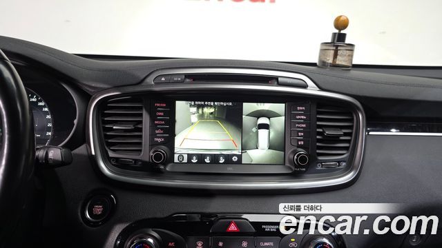 Kia Sorento 2016 — photo 16