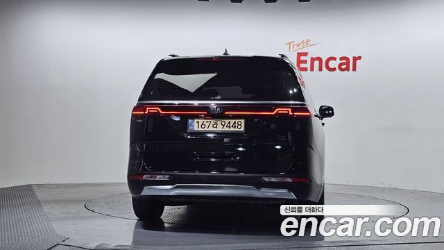 Kia Canival 2021 — photo 4