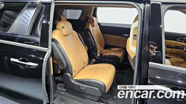 Kia Canival 2021 — photo 12