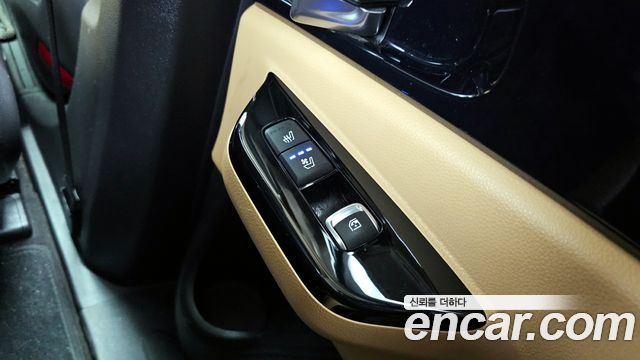 Kia Canival 2021 — photo 19