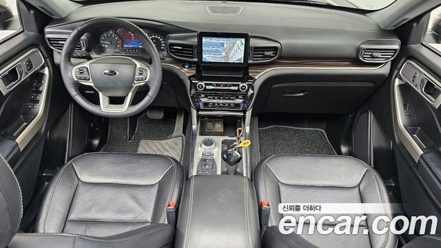 Ford Explorer 2021 — photo 7
