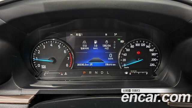 Ford Explorer 2021 — photo 8