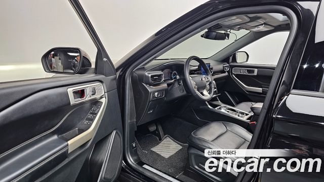 Ford Explorer 2021 — photo 10
