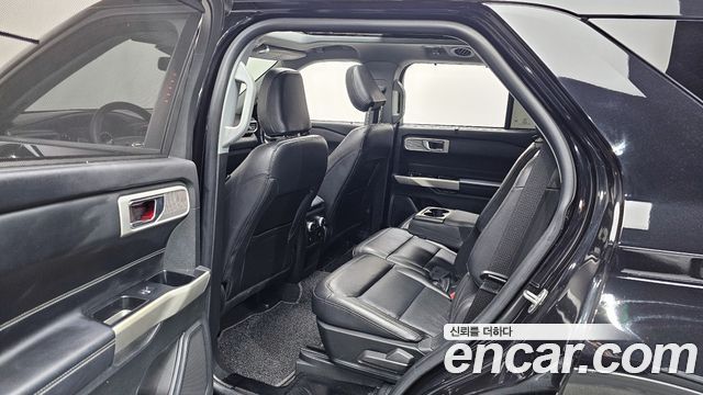 Ford Explorer 2021 — photo 11