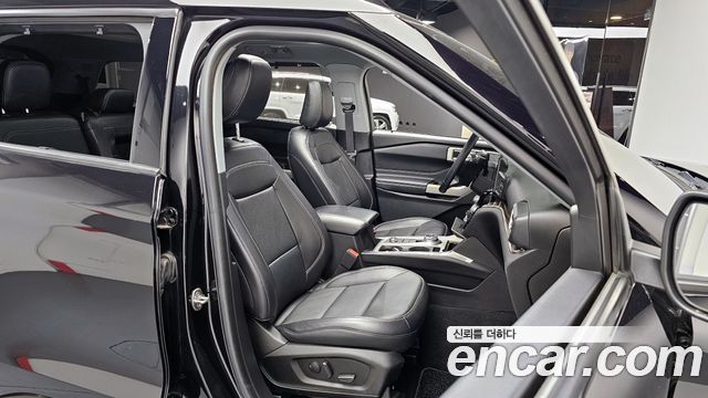 Ford Explorer 2021 — photo 12