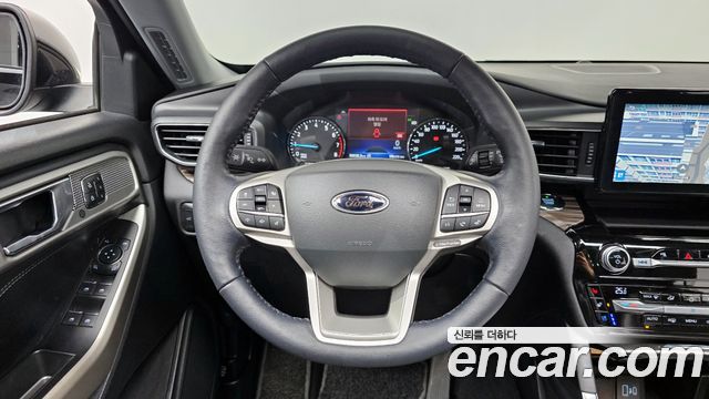 Ford Explorer 2021 — photo 13