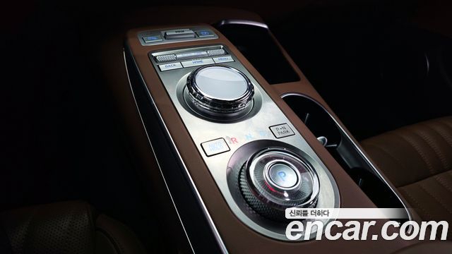 Genesis GV70 2022 — photo 9