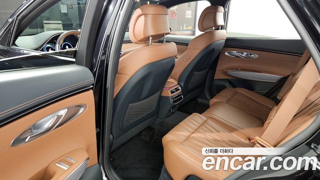 Genesis GV70 2022 — photo 11