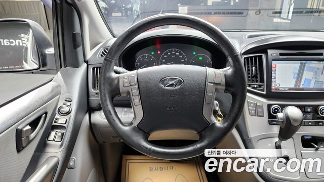Hyundai Starex 2018 — photo 12