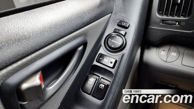 Hyundai Starex 2018 — photo 16