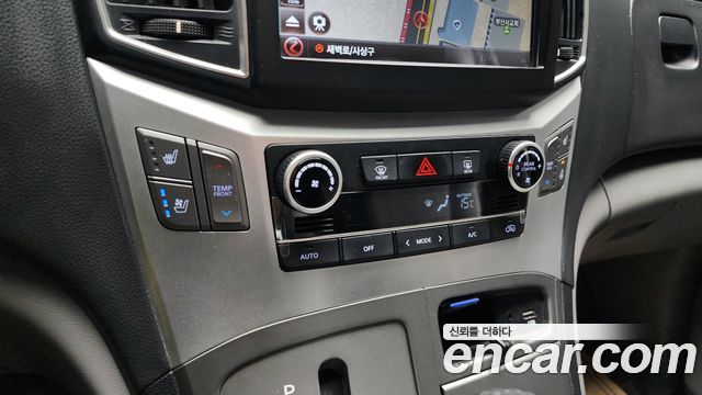 Hyundai Starex 2018 — photo 17
