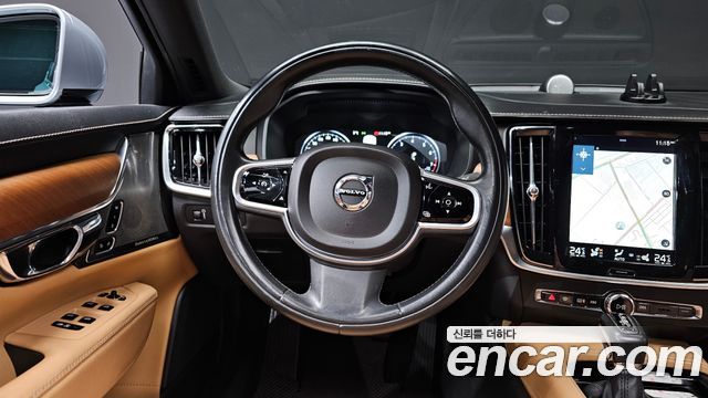 Volvo S90 2017 — photo 13