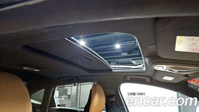 Volvo S90 2017 — photo 18