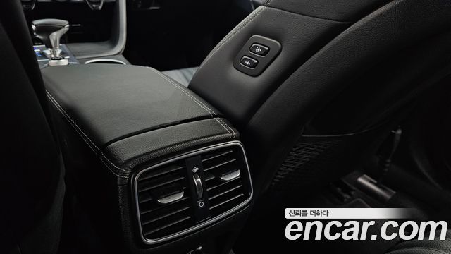Genesis G70 2019 — photo 18