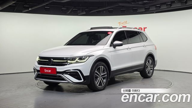 Volkswagen Tiguan 2022 — photo 1