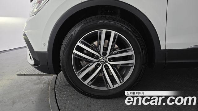 Volkswagen Tiguan 2022 — photo 5