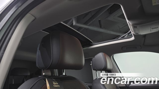 Volkswagen Tiguan 2022 — photo 18