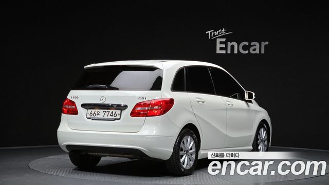 Mercedes-Benz B-Class 2013 — photo 2