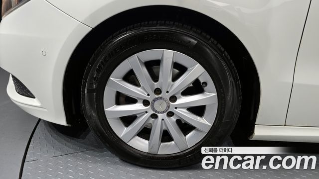 Mercedes-Benz B-Class 2013 — photo 5