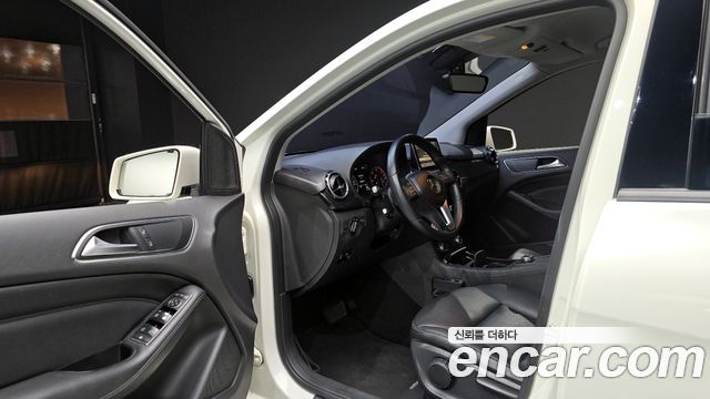 Mercedes-Benz B-Class 2013 — photo 10