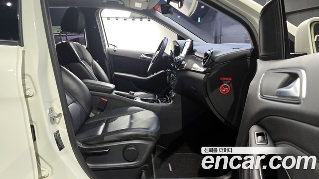 Mercedes-Benz B-Class 2013 — photo 11