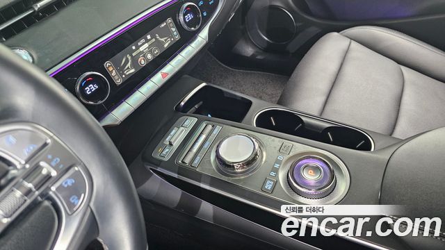 Genesis GV70 2023 — photo 9
