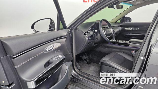 Genesis GV70 2023 — photo 10