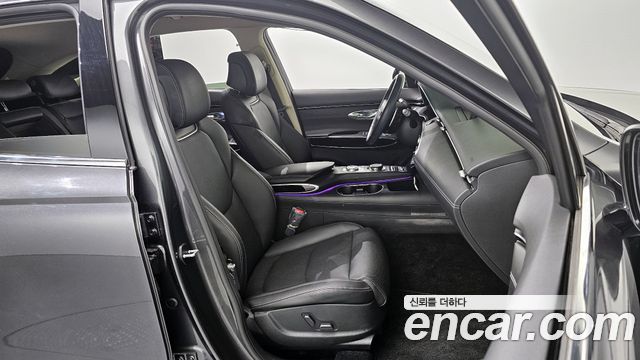 Genesis GV70 2023 — photo 12