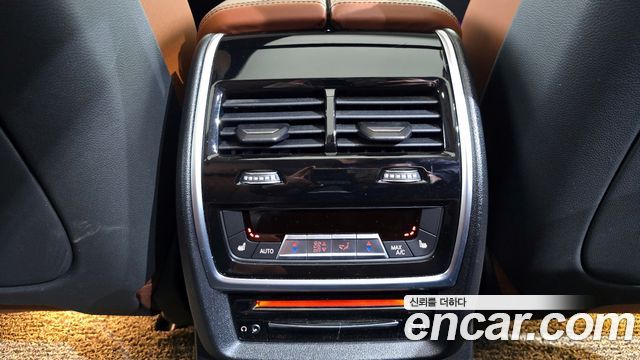 BMW X7 2020 — photo 19