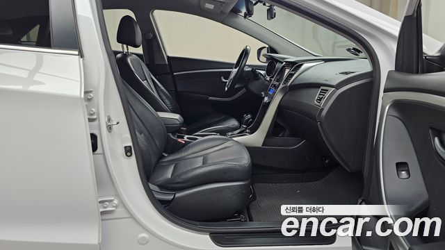 Hyundai i30 2014 — photo 11