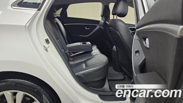Hyundai i30 2014 — photo 12