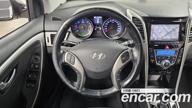 Hyundai i30 2014 — photo 13