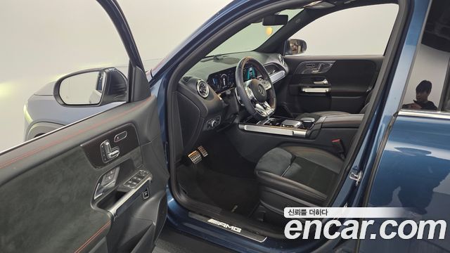 Mercedes-Benz GLB-Class 2022 — photo 10