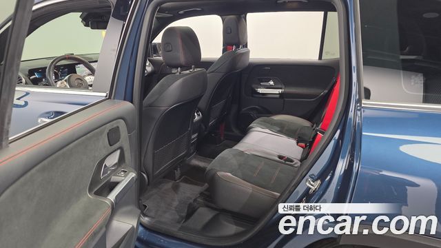 Mercedes-Benz GLB-Class 2022 — photo 11