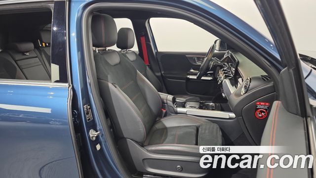 Mercedes-Benz GLB-Class 2022 — photo 12