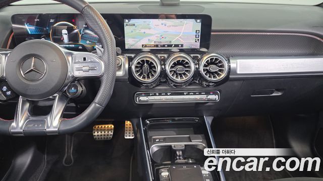 Mercedes-Benz GLB-Class 2022 — photo 19