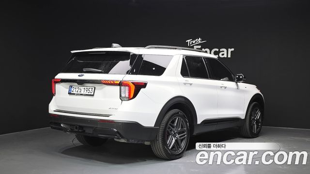 Ford Explorer 2025 — photo 2