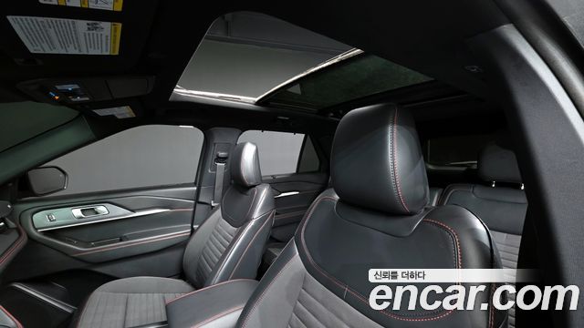 Ford Explorer 2025 — photo 18