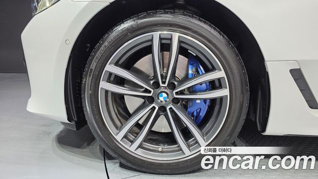 BMW Gran Turismo 2023 — photo 19